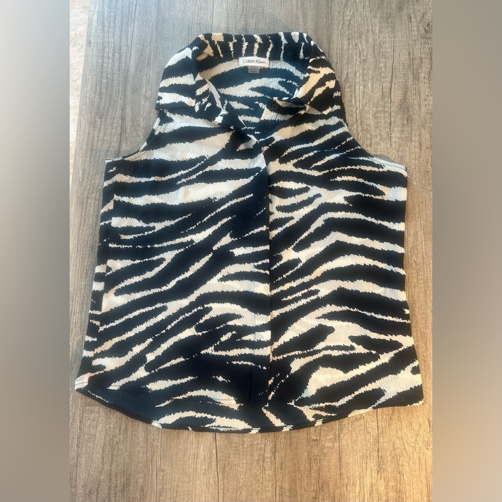 Calvin Klein Sleeveless Zebra Print Button Up Top Size Small